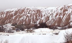 Kapadokya'da yılın ilk karı yağdı
