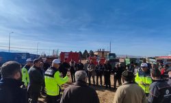 Kayseri'de traktör sürücülerine reflektör