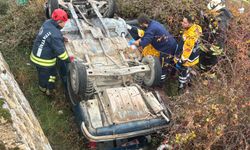 Konya'da Otomobil Şarampole Devrildi