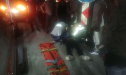 Adana'da Motosiklet Bariyerlere Çarptı