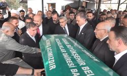 AK Parti Sözcüsü dayısının cenaze törenine katıldı