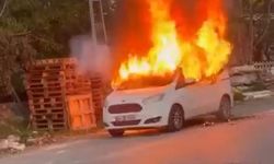 Ataşehir'de ticari araç alev alev yandı