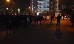 AVM'de Bekçilere Silah Gösterdi Gözaltına Alındı