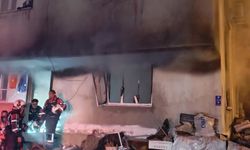 Aydın'da 2 katlı ev alev aldı