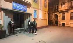 Beyoğlu'nda Yere Düşen Telefonu Alıp Kaçtı