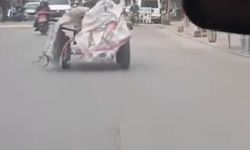 Boşta kalan at arabası otomobile çarptı