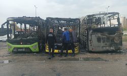 Bursa’da park halindeki 3 otobüs alev alev yandı