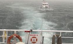Çanakkale Boğazı’nda Tekne Kurtarıldı