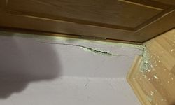 Darıca'da 2 binanın kolonları çatladı