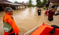 Endonezya’yı Vuran Afette Can Kaybı 10’a Yükseldi
