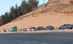 Gaziantep'te kamyonet, hafif ticari araca çarptı