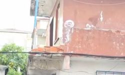 Gebze'de balkon duvarı çöktü, apartman tahliye edildi