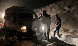 Hakkari'de tipi dolayısıyla mahsur kalanlar kurtarıldı