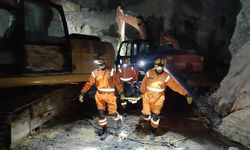 Hindistan'da taş ocağında göçük meydana geldi