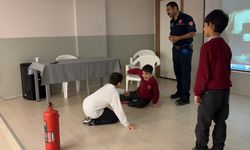 İtfaiyeden öğrencilere yangına müdahale eğitimi