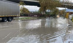 İzmir'de hava değişimi zor anlar yaşattı