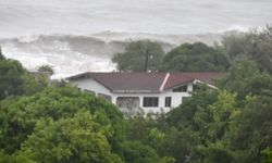 Jamaika'da can kayıpları arıyor