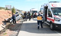 Kırıkkale'de Otomobil ile Hafif Ticari Araç Çarpıştı