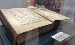 Kırşehir'de Aşık Paşa yazma eserler sergisi ziyafretçilerle buluştu