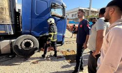 Lastiğini Değiştirdiği TIR'ın Altında Kaldı