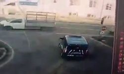 Makam aracı jandarma minibüsüne çarptı