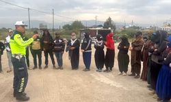 Osmaniye’de minibüsten 30 işçi çıktı