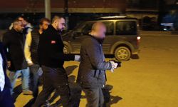 Park halindeki TIR'a arkadan çarptı