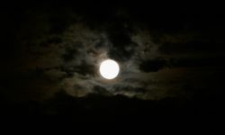 Süper Ay Manisa'dan Gözüktü