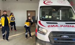 Telefonda adım adım Heimlich manevrasını anlattı