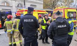 Varşova'da iki tramvay ile otobüsün çarpıştığı kazada 24 kişi yaralandı