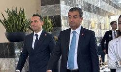 "Bu fiili gözaltı özgür basını sindirmeye yönelik açık bir gözdağıdır"