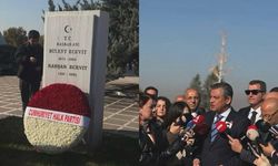 Bülent Ecevit'i kabri başında andı