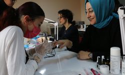 Eskişehir'de Halk Eğitim Merkezi'nde Protez Tırnak Kursu