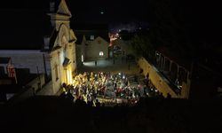 İdlib’te 14 yıl sonra Noel ışıklandırması yapıldı