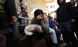 İsrail Gazze'ye topçu ve helikopter saldırısı düzenledi