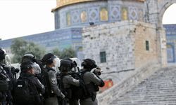 İsrailliler, Mescid-i Aksa'ya baskın düzenledi