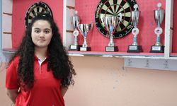 Milli dartçı Zehra Gemi altın madalya kazandı