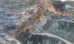 Toprak altında kalan şantiye müdürünü arama çalışmaları sürüyor