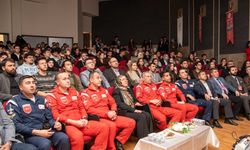 Türk Yıldızları Konya'da öğrencilerle bir araya geldi
