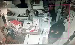 Avcılar'da hırsızlık anı kameraya yansıdı