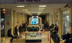 Beton mikseri evin bahçesine girdi