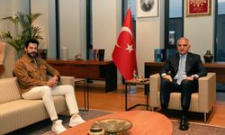 Burak Özçivit Bakan Ersoy'u ziyaret etti