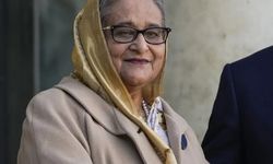 Eski Başbakan Şeyh Hasina Vecid ve yeğenine yolsuzluktan hapis şoku