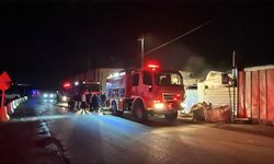 Gebze'deki geri dönüşüm deposunda yangın çıktı