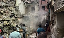 Giza'da 5 katlı bina çöktü, birçok ölü var