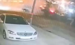 Kamyonetin park halindeki araca çarparak takla attı