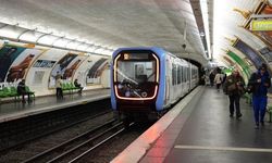 Paris metro hattında bıçaklı saldırı