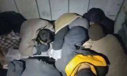TIR'ın dorsesinden kaçak göçmenler çıktı