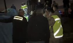 Traktör ile kültivatörün arasında sıkıştı