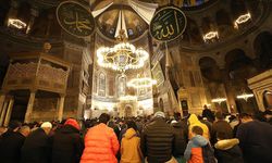 Berat Kandili Nedir, Önemi Nedir? Bu Mübarek Gecede Nasıl Dua Edilmeli?